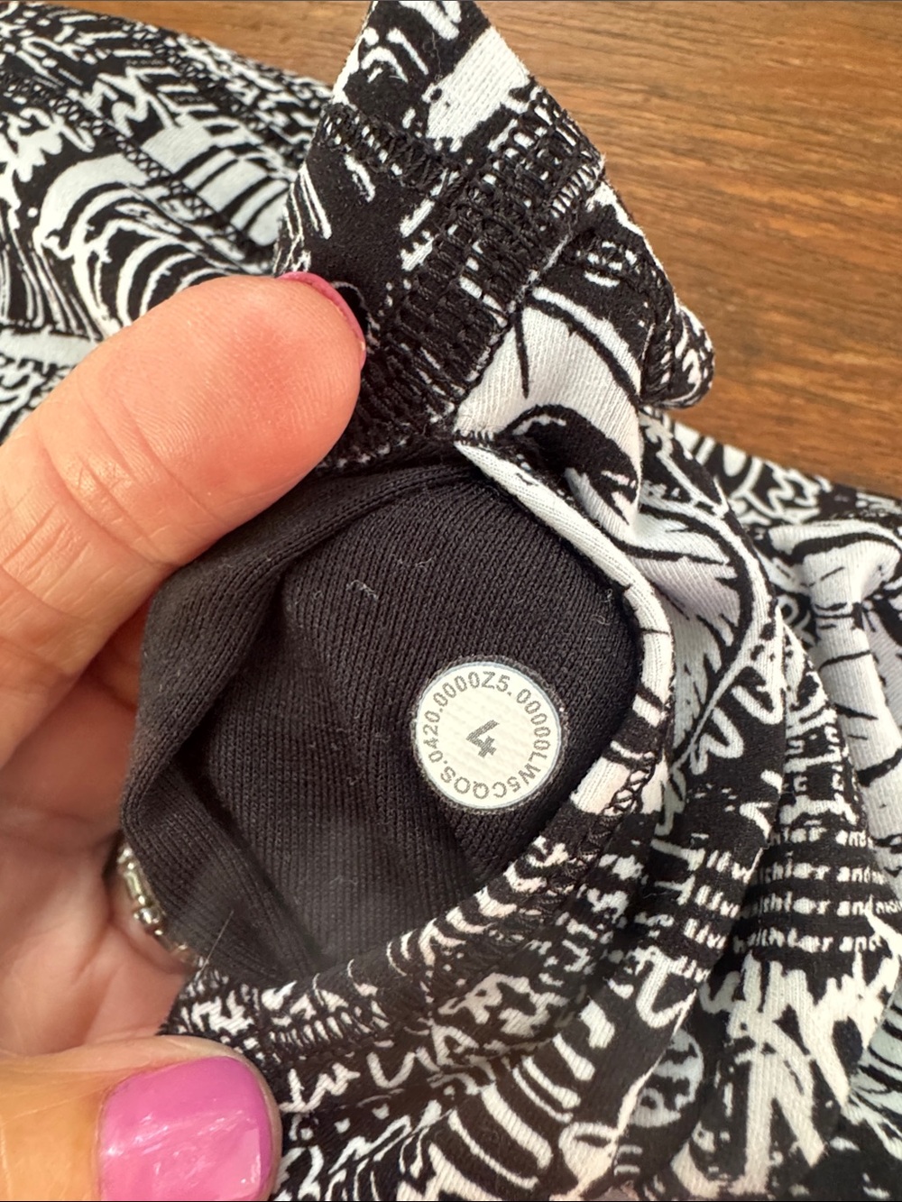 lululemon Wunder Train HR Tight 25” Tear It Up Alpine White Black Logo Size 4 - Picture 11 of 14